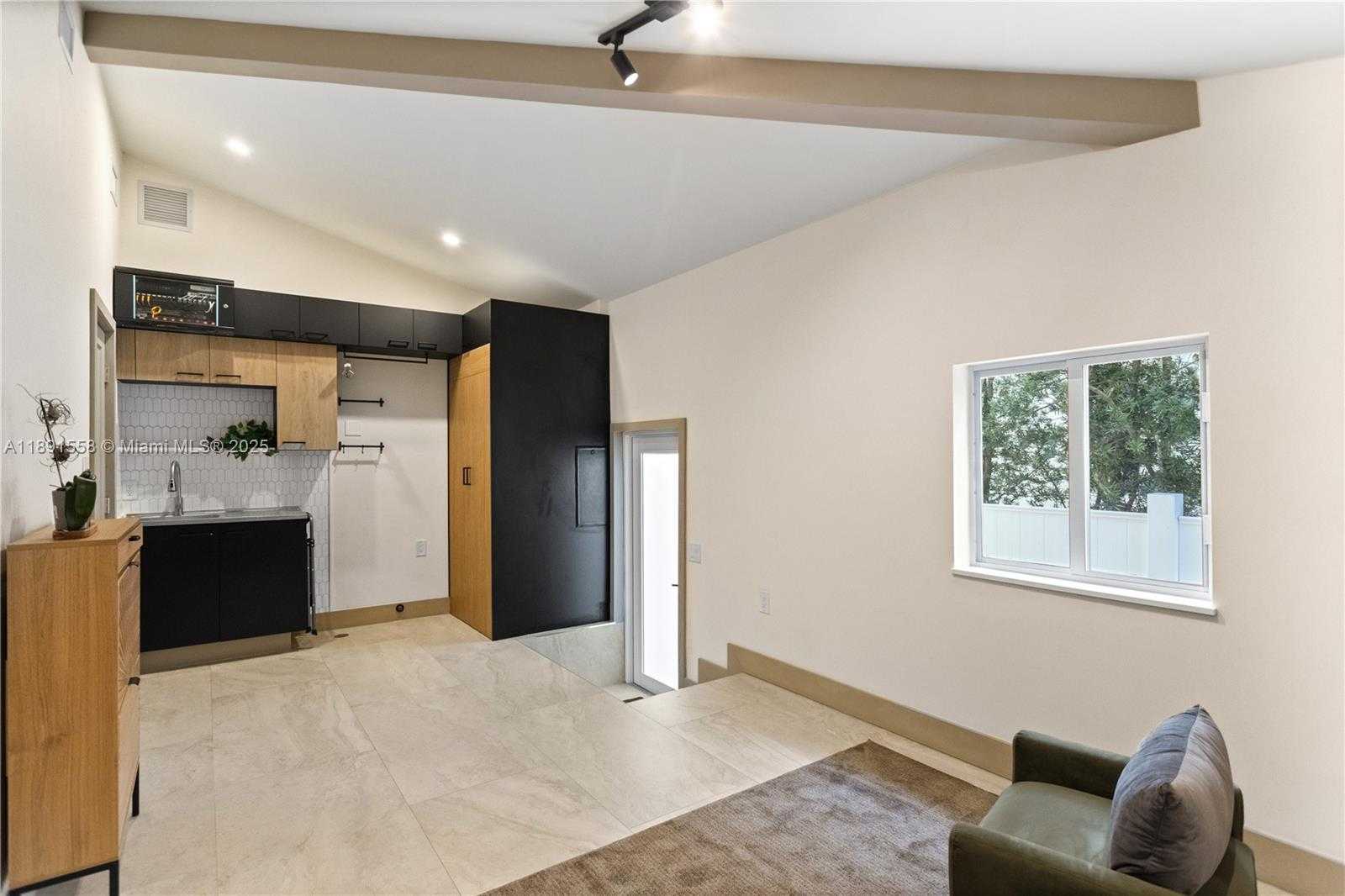 Small Image of 744 NORTH EAST 88TH ST, Miami Number 55