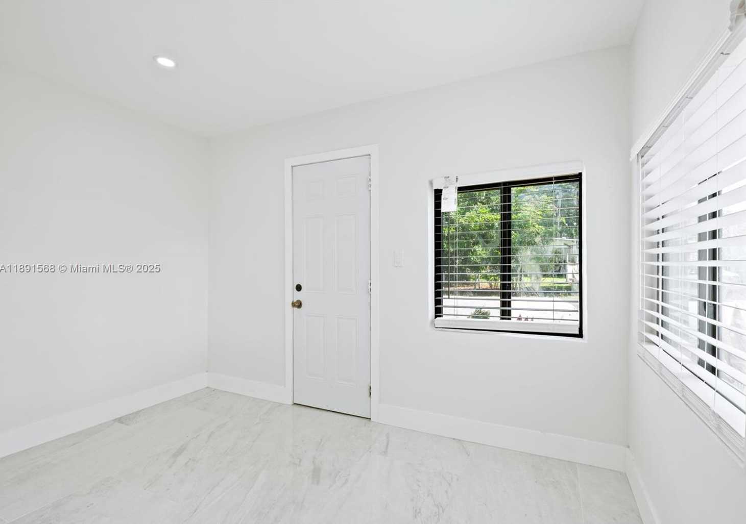 Small Image of 261 NORTH WEST 2ND CT, Deerfield Beach Number 10