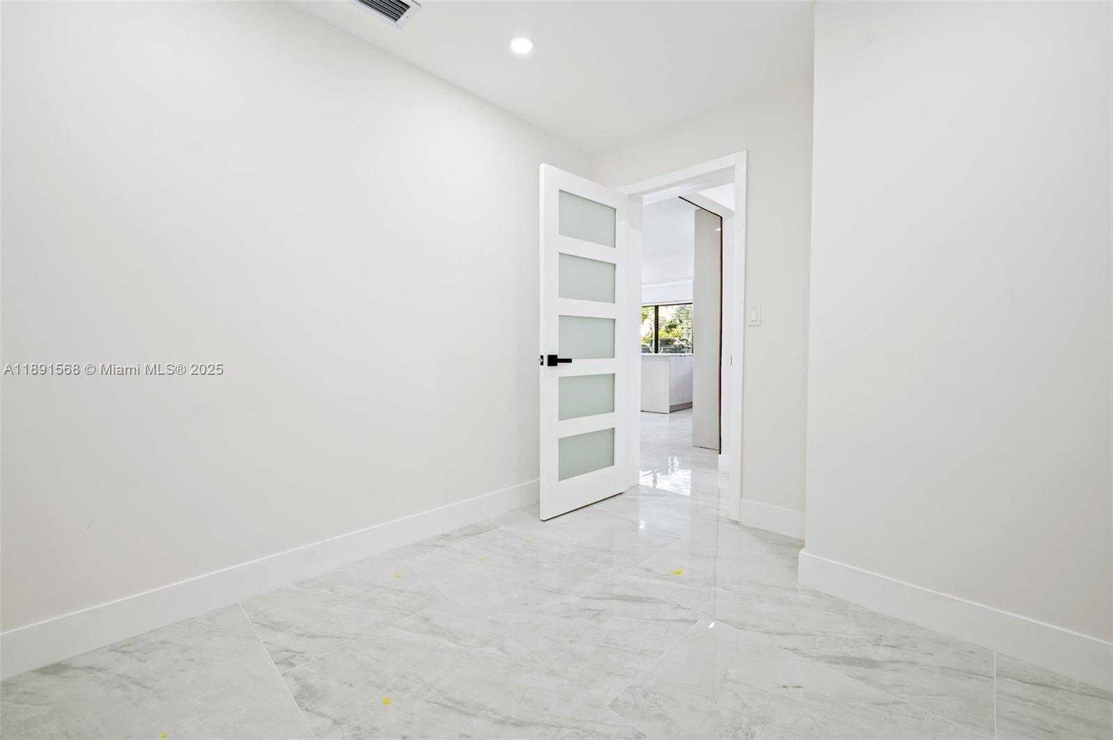 Small Image of 261 NORTH WEST 2ND CT, Deerfield Beach Number 11