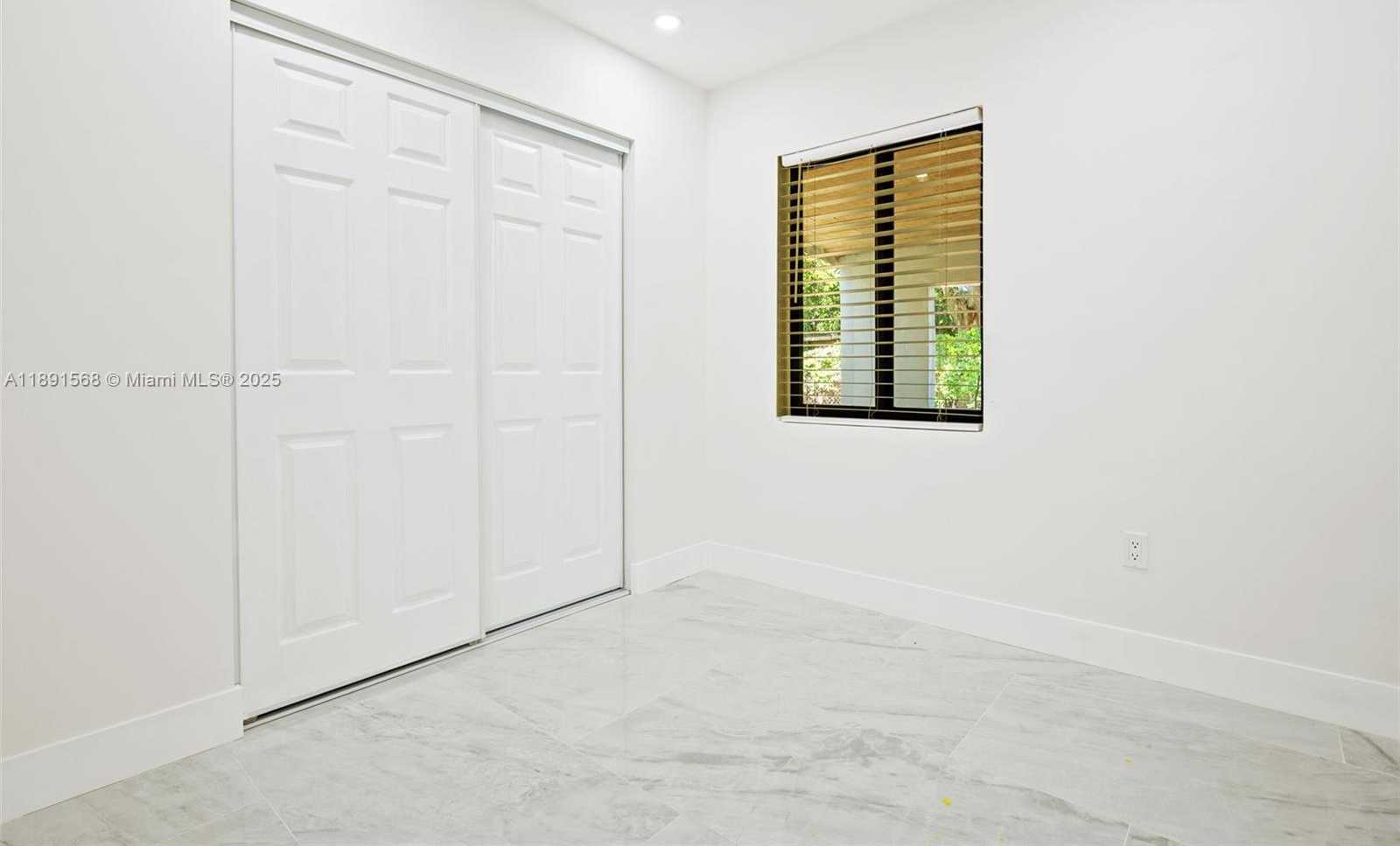 Small Image of 261 NORTH WEST 2ND CT, Deerfield Beach Number 12