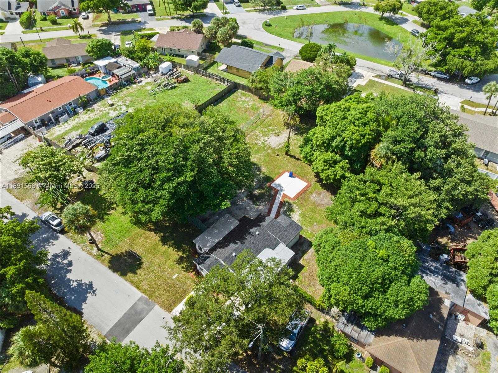 Small Image of 261 NORTH WEST 2ND CT, Deerfield Beach Number 22