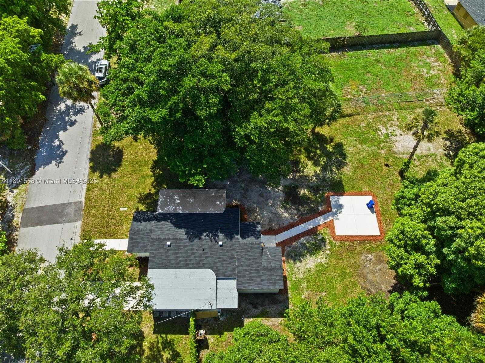 Small Image of 261 NORTH WEST 2ND CT, Deerfield Beach Number 23