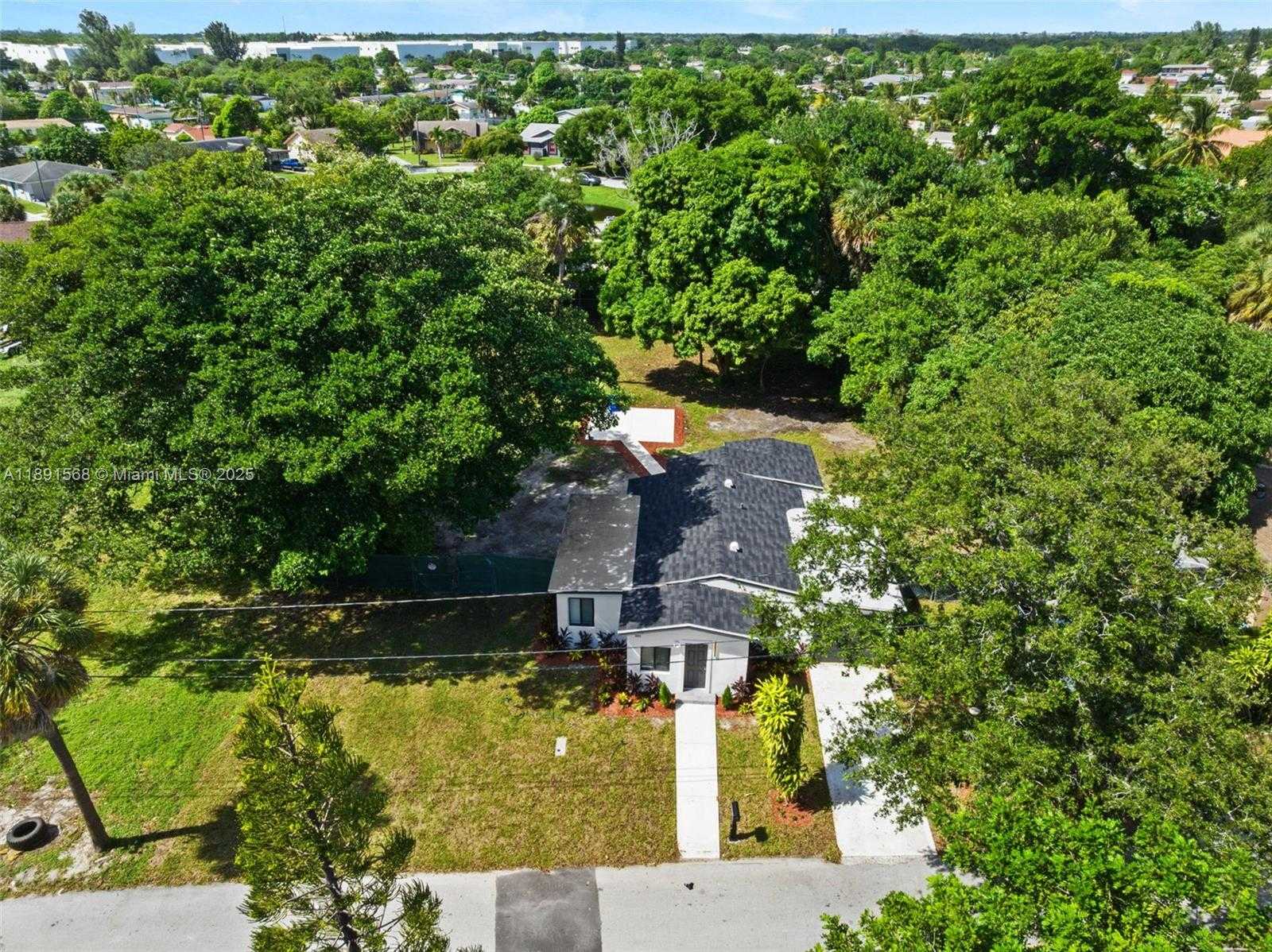 Small Image of 261 NORTH WEST 2ND CT, Deerfield Beach Number 29