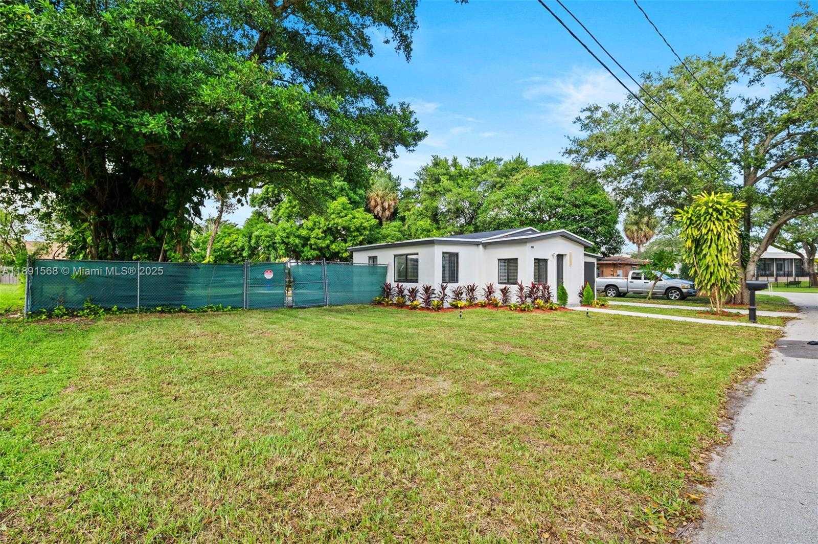 Small Image of 261 NORTH WEST 2ND CT, Deerfield Beach Number 34