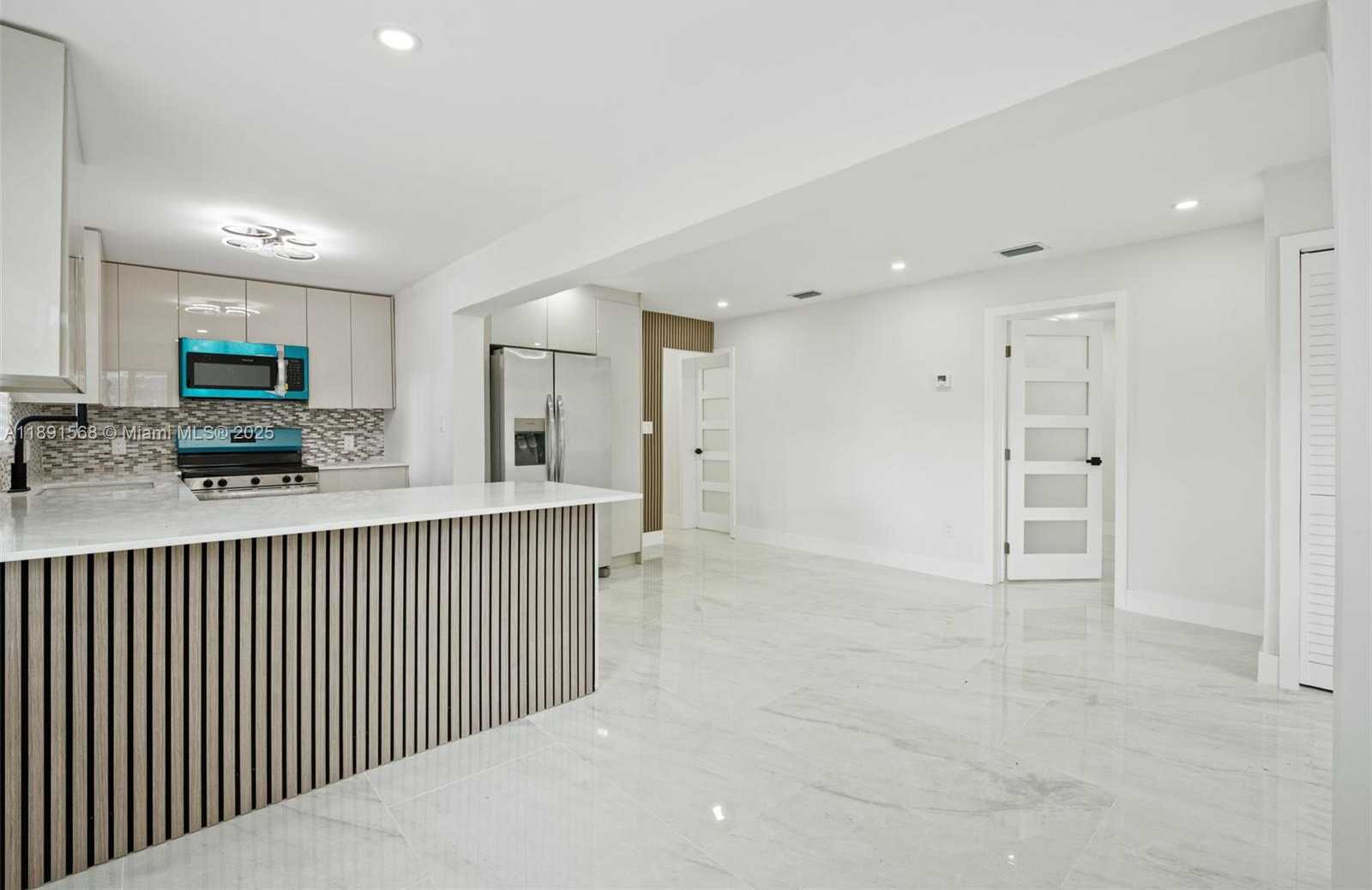 Small Image of 261 NORTH WEST 2ND CT, Deerfield Beach Number 6