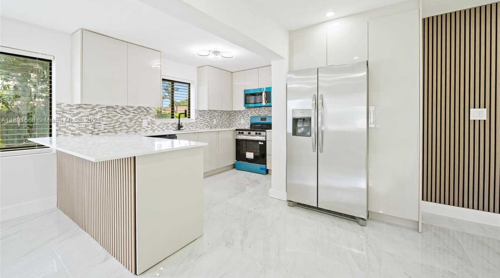 Small Image of 261 NORTH WEST 2ND CT, Deerfield Beach Number 7