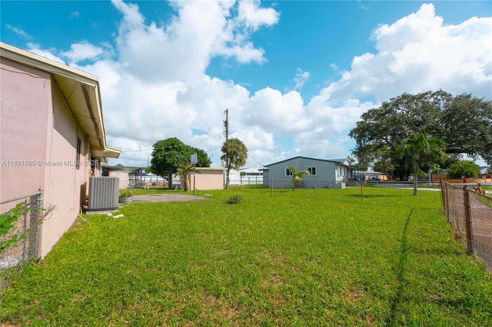 Small Image of 17911 NORTH WEST 42ND PL, Miami Gardens Number 14