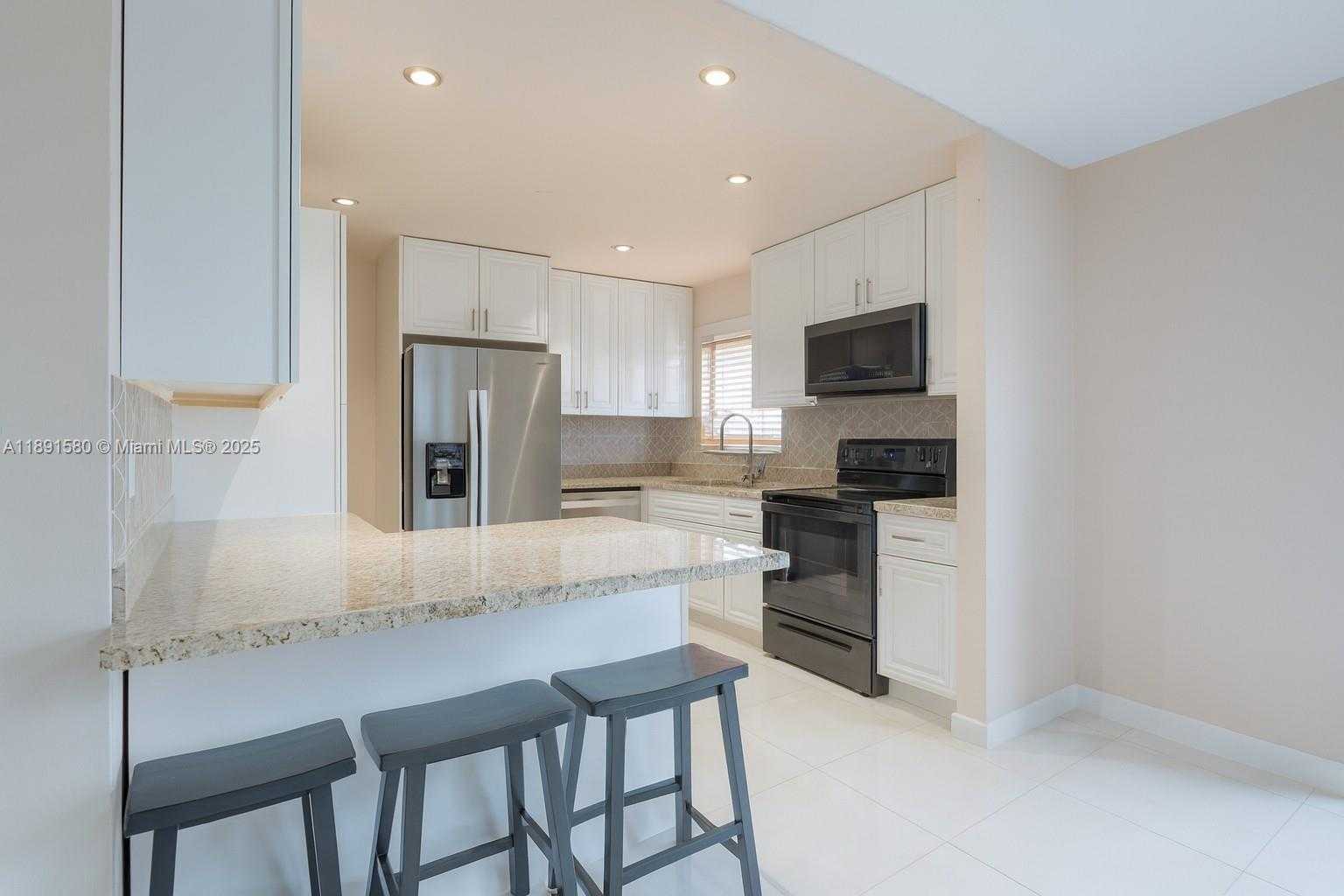 Small Image of 17911 NORTH WEST 42ND PL, Miami Gardens Number 4