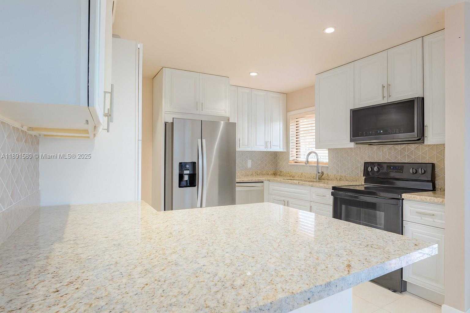 Small Image of 17911 NORTH WEST 42ND PL, Miami Gardens Number 5