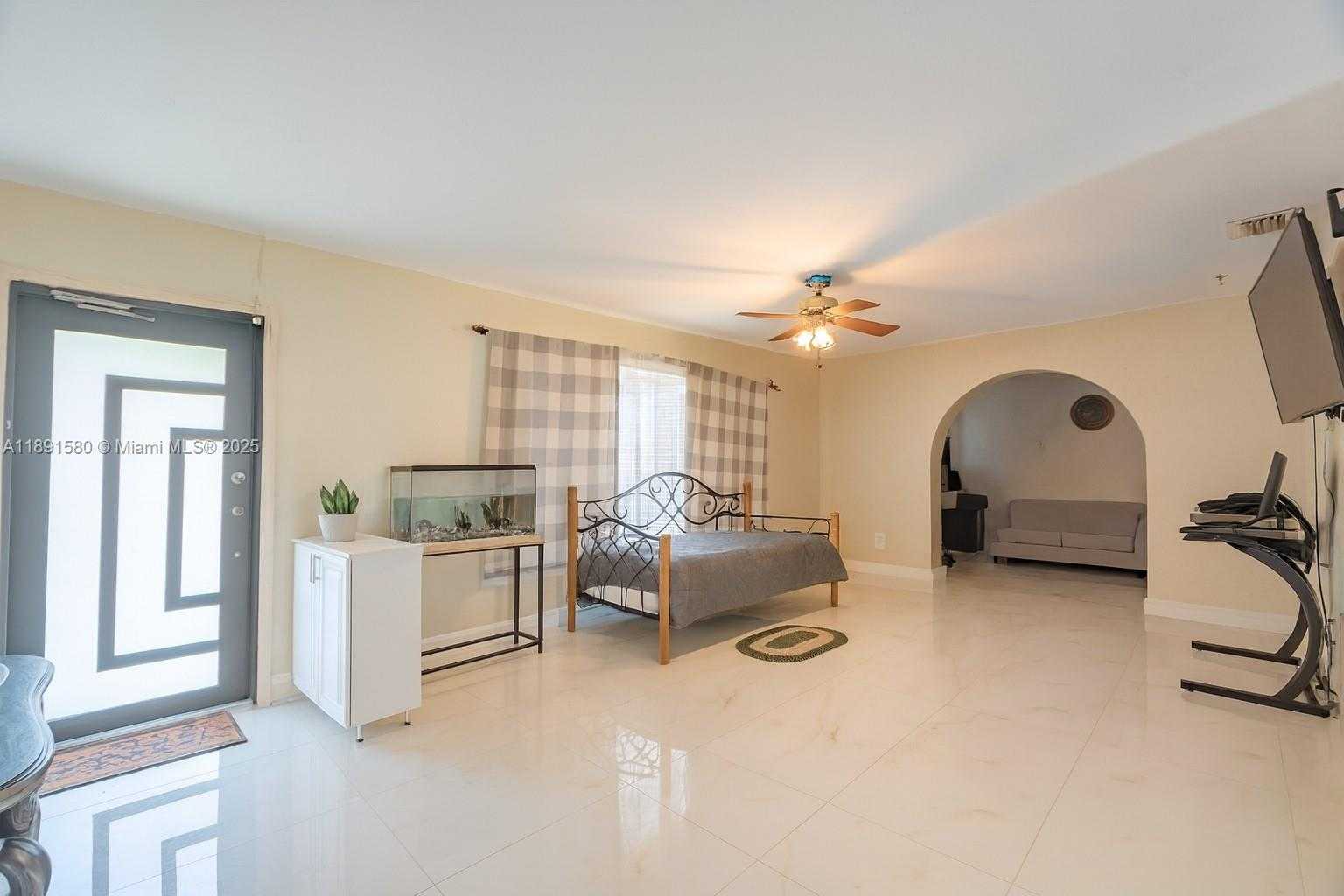 Small Image of 17911 NORTH WEST 42ND PL, Miami Gardens Number 6