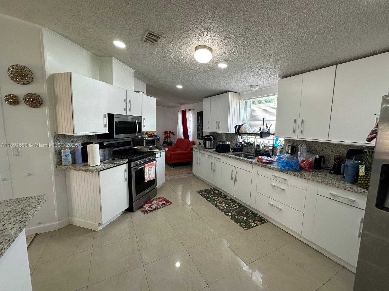 Small Image of 19800 SOUTH WEST 180TH AVE #271, Miami Number 8