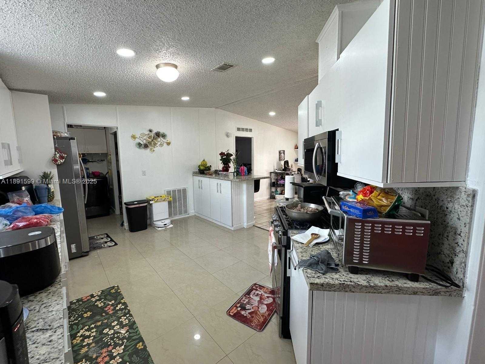 Small Image of 19800 SOUTH WEST 180TH AVE #271, Miami Number 9