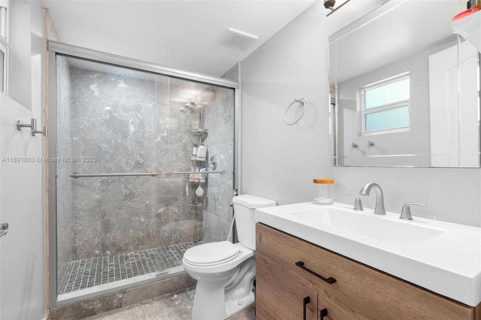 Small Image of 1609 NORTH EAST 20TH AVE, Fort Lauderdale Number 21