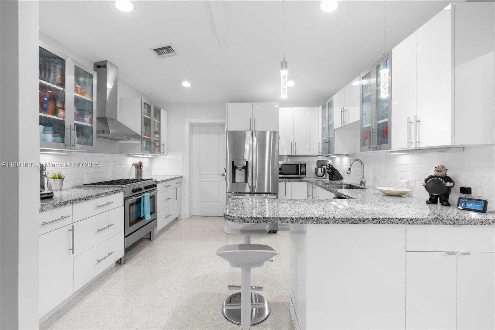 Small Image of 1609 NORTH EAST 20TH AVE, Fort Lauderdale Number 7