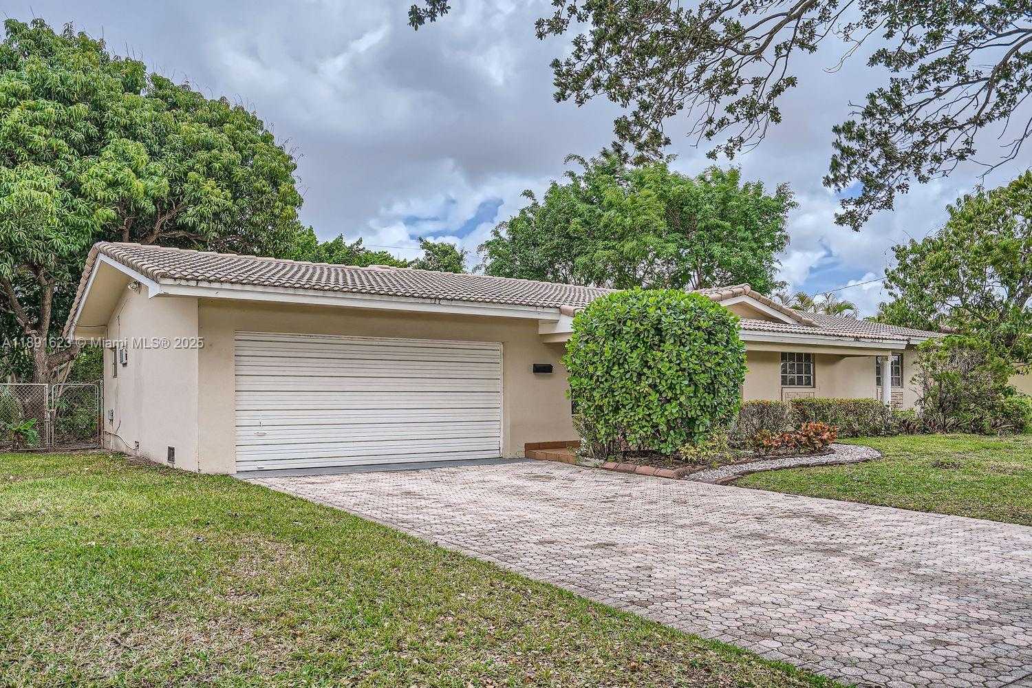 Small Image of 7301 NORTH WEST 11TH ST, Plantation Number 2