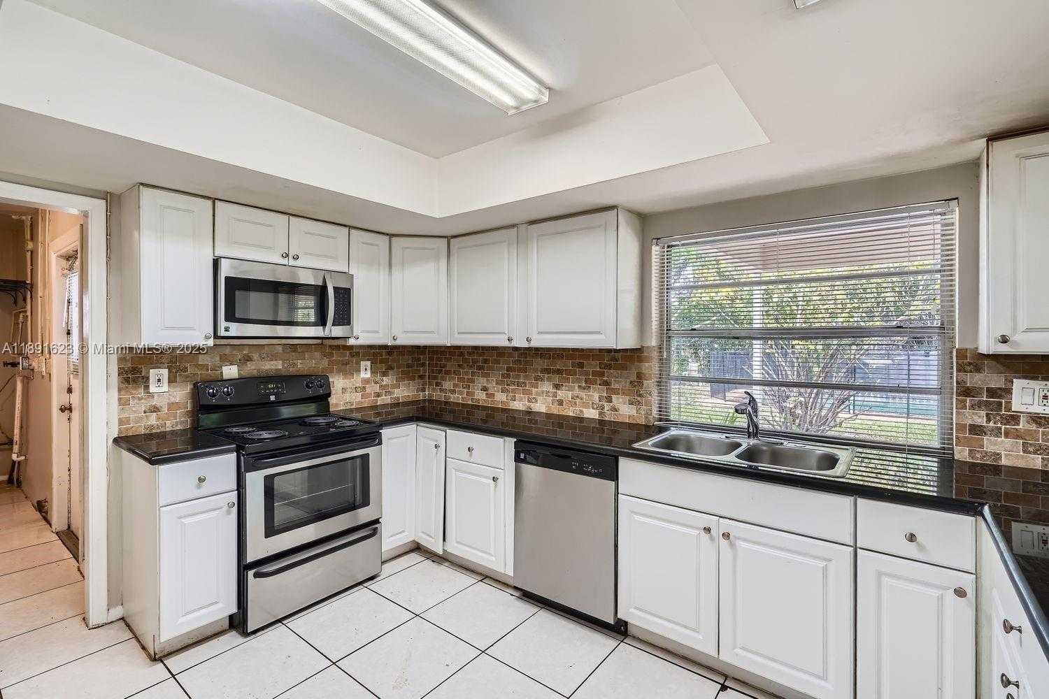 Small Image of 7301 NORTH WEST 11TH ST, Plantation Number 6