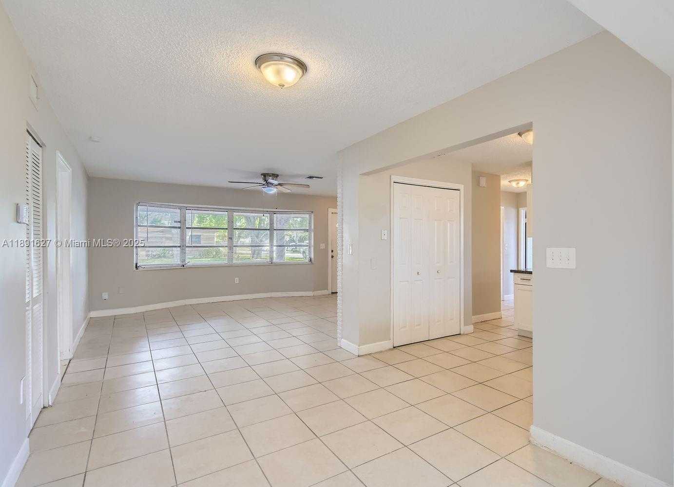 Small Image of 7740 SHALIMAR ST, Miramar Number 14