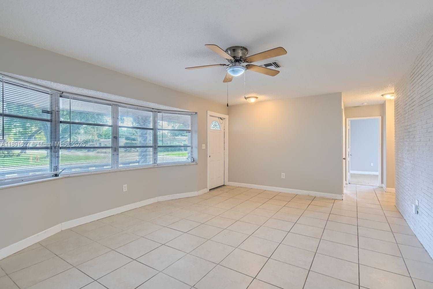 Small Image of 7740 SHALIMAR ST, Miramar Number 15