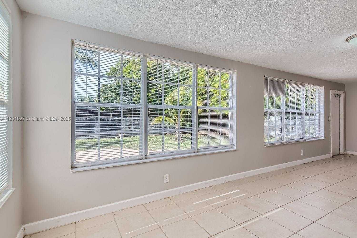 Small Image of 7740 SHALIMAR ST, Miramar Number 17