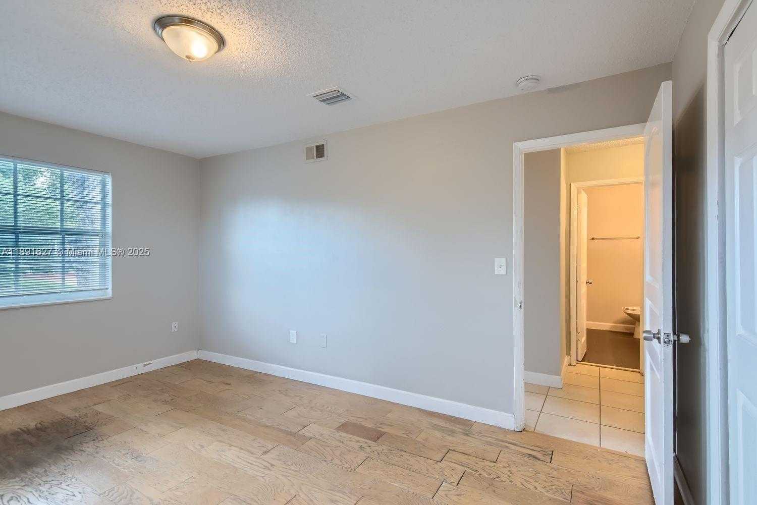 Small Image of 7740 SHALIMAR ST, Miramar Number 18