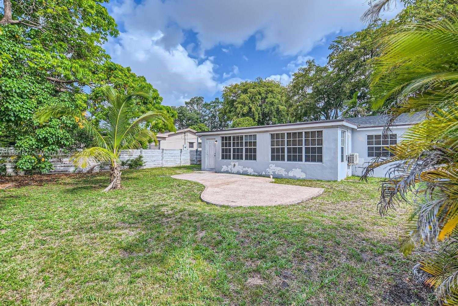 Small Image of 7740 SHALIMAR ST, Miramar Number 21