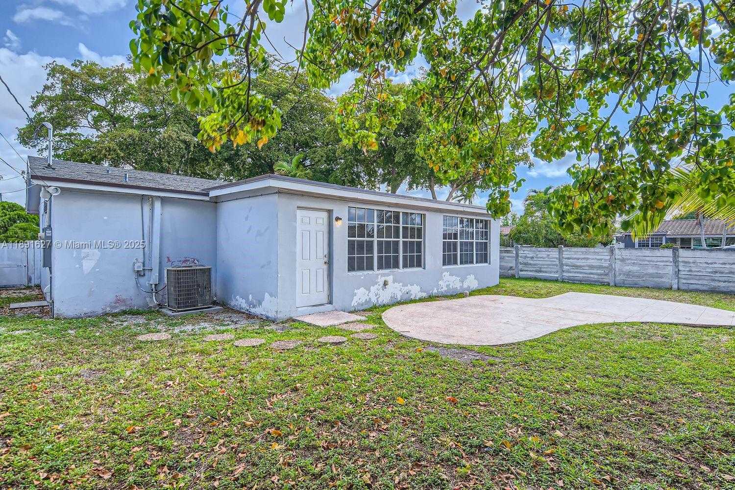 Small Image of 7740 SHALIMAR ST, Miramar Number 22