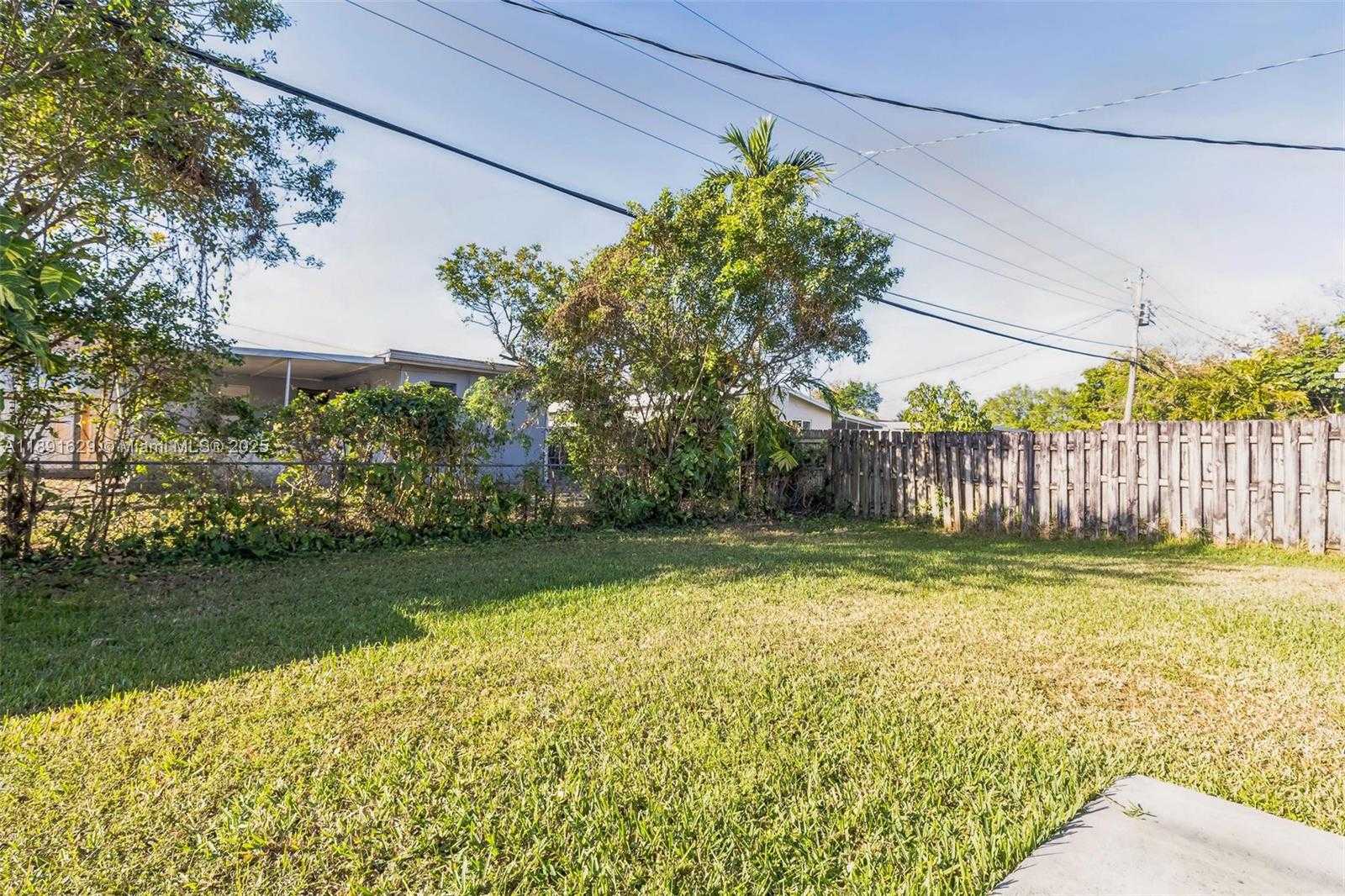 Small Image of 7804 MERIDIAN ST, Miramar Number 18