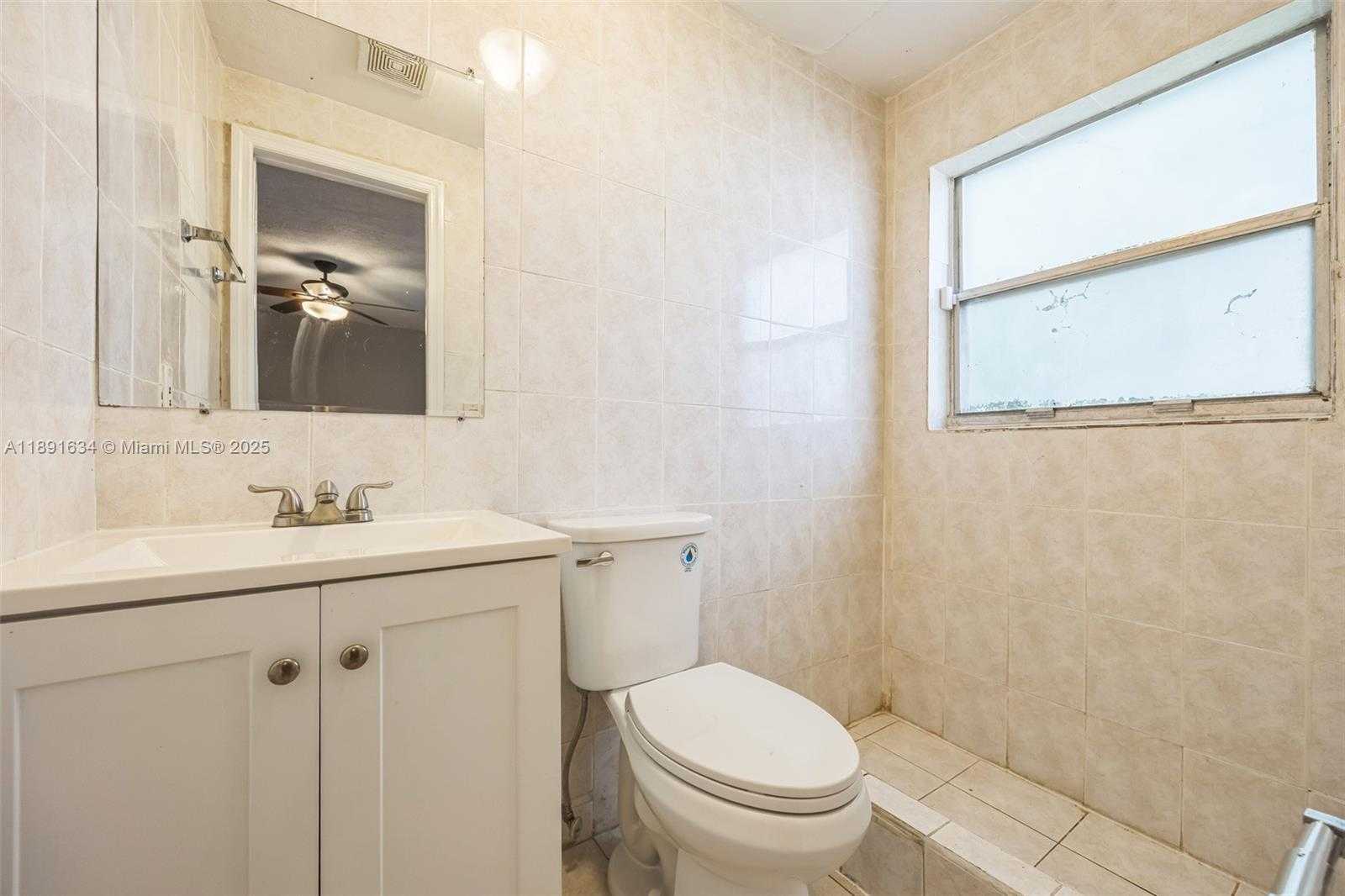 Small Image of 2515 NORTH 66TH AVE, Hollywood Number 7