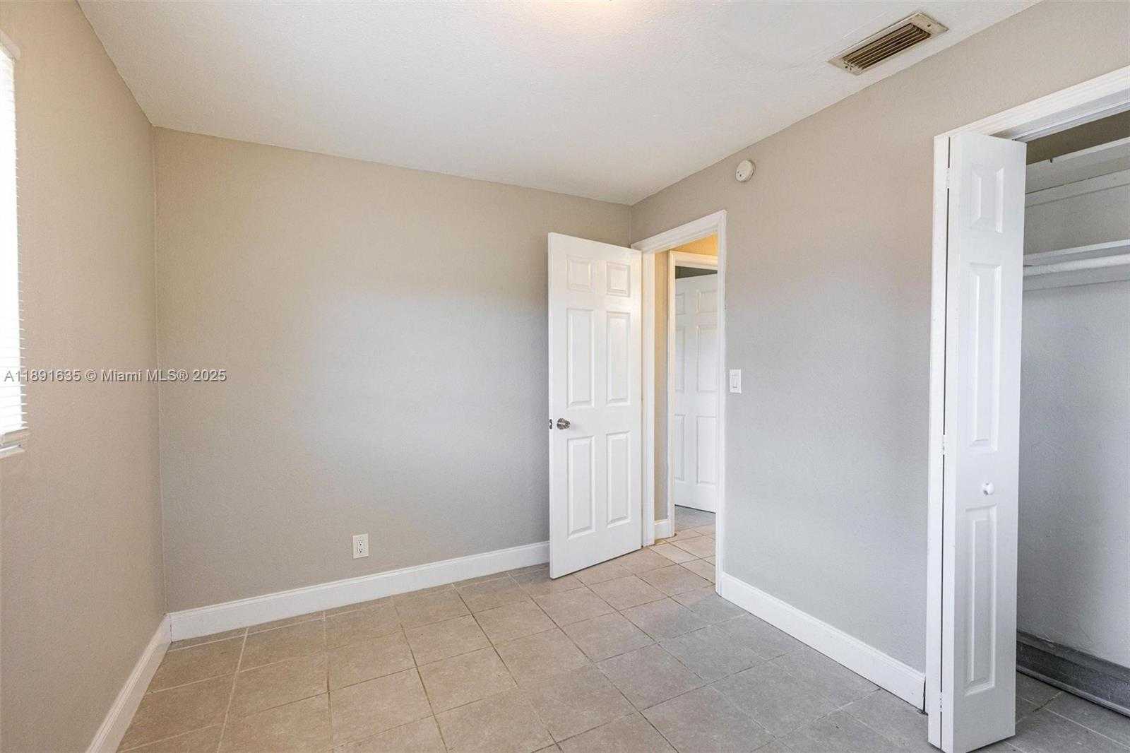 Small Image of 2811 NORTH 66TH AVE, Hollywood Number 11