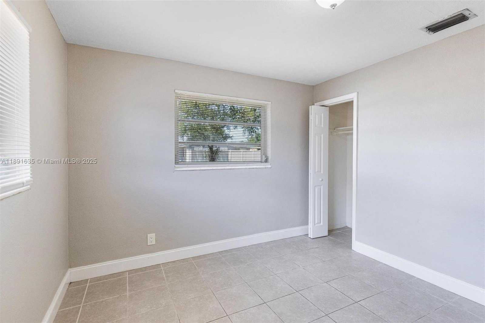 Small Image of 2811 NORTH 66TH AVE, Hollywood Number 12