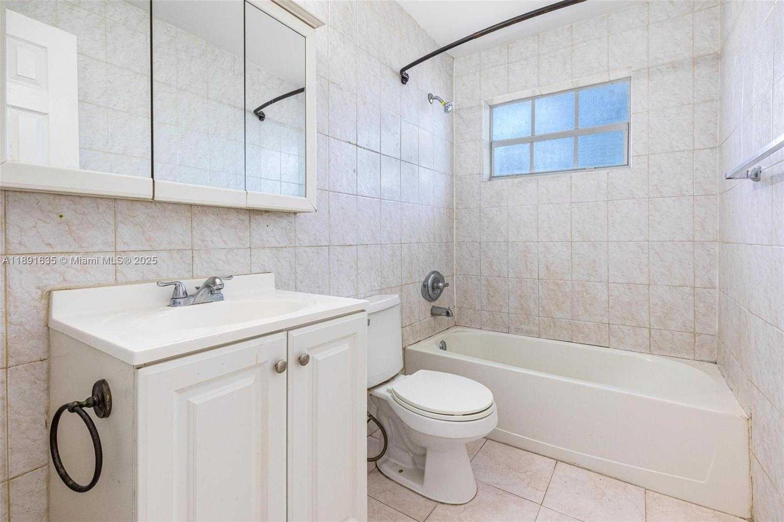 Small Image of 2811 NORTH 66TH AVE, Hollywood Number 14