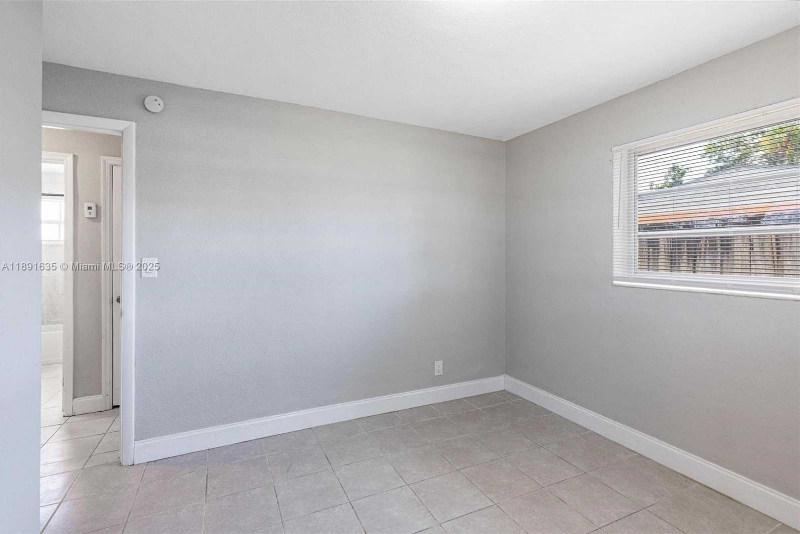 Small Image of 2811 NORTH 66TH AVE, Hollywood Number 23