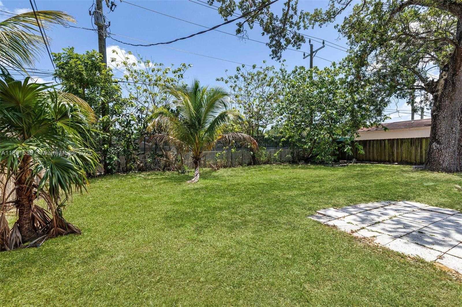 Small Image of 2811 NORTH 66TH AVE, Hollywood Number 26