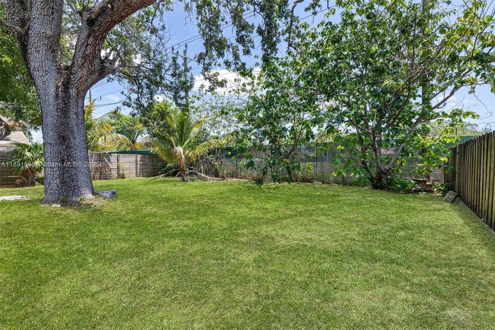 Small Image of 2811 NORTH 66TH AVE, Hollywood Number 27