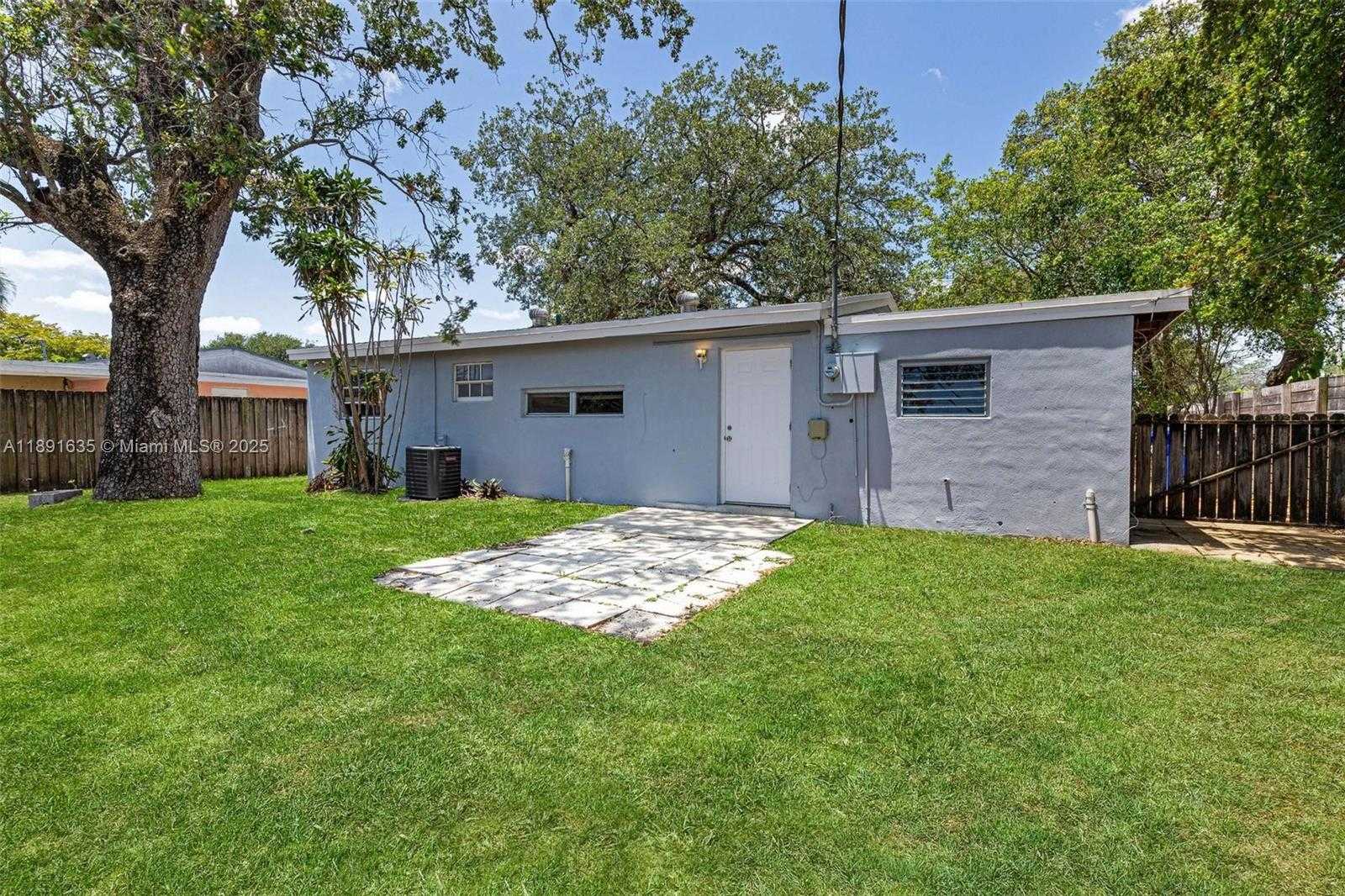 Small Image of 2811 NORTH 66TH AVE, Hollywood Number 28