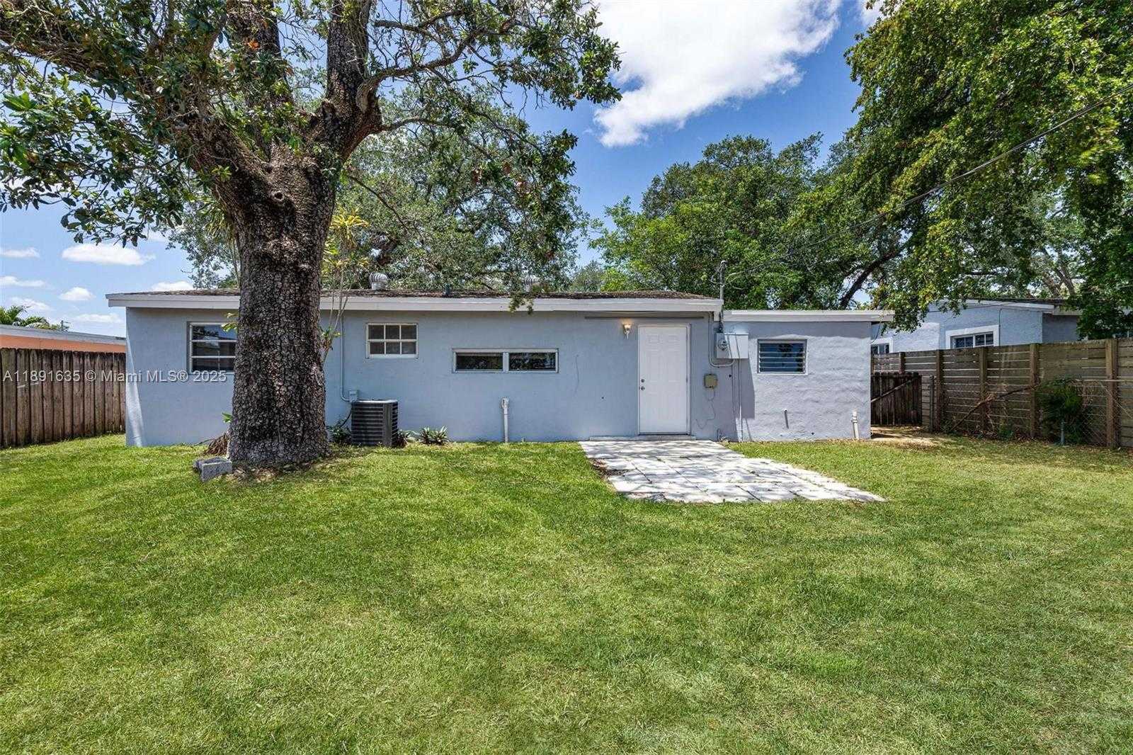 Small Image of 2811 NORTH 66TH AVE, Hollywood Number 30