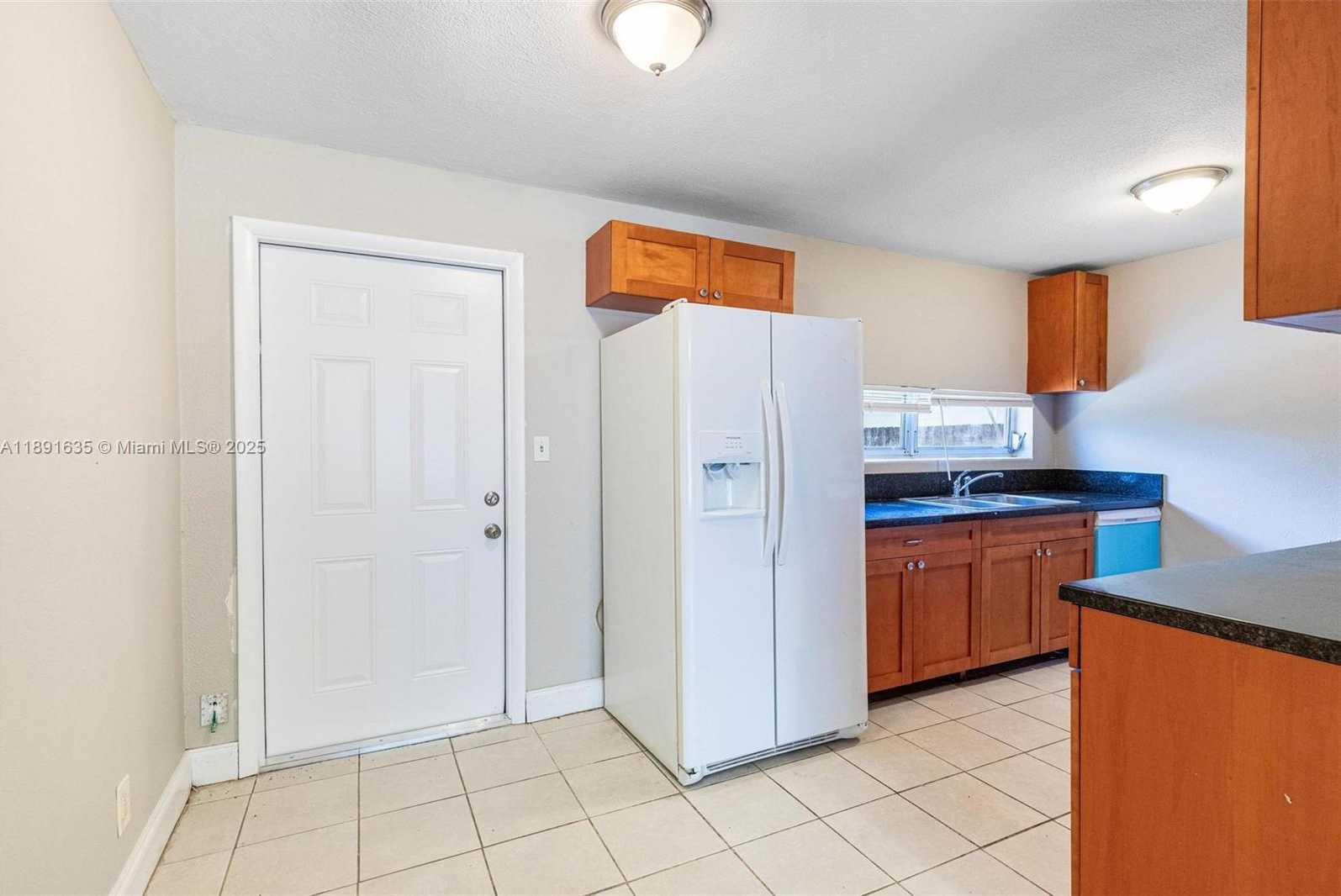 Small Image of 2811 NORTH 66TH AVE, Hollywood Number 5