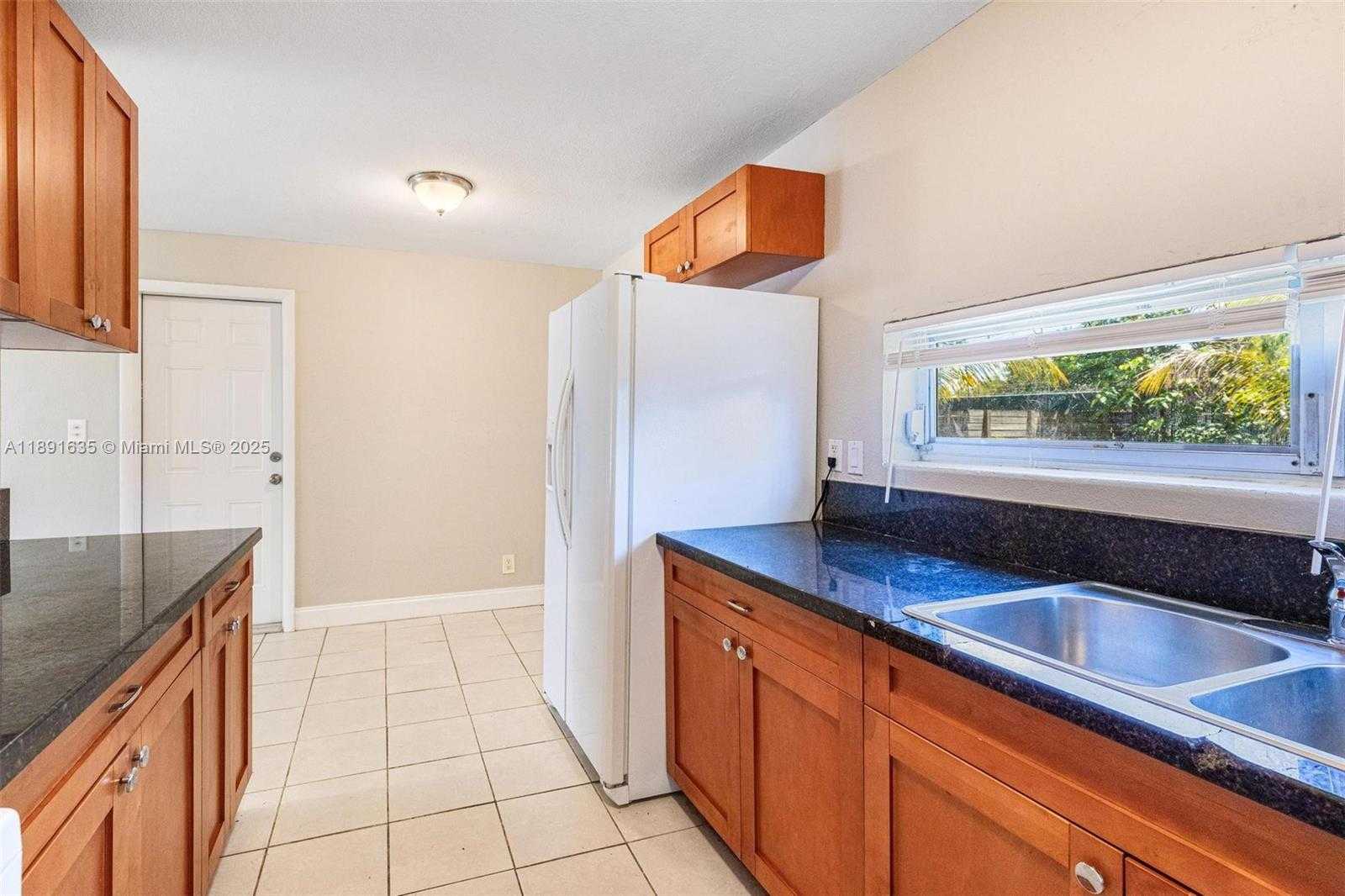 Small Image of 2811 NORTH 66TH AVE, Hollywood Number 7