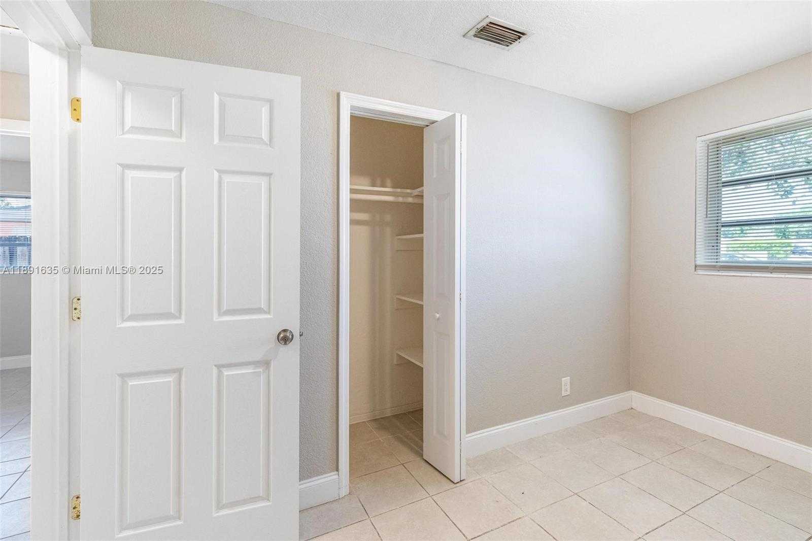 Small Image of 2811 NORTH 66TH AVE, Hollywood Number 8