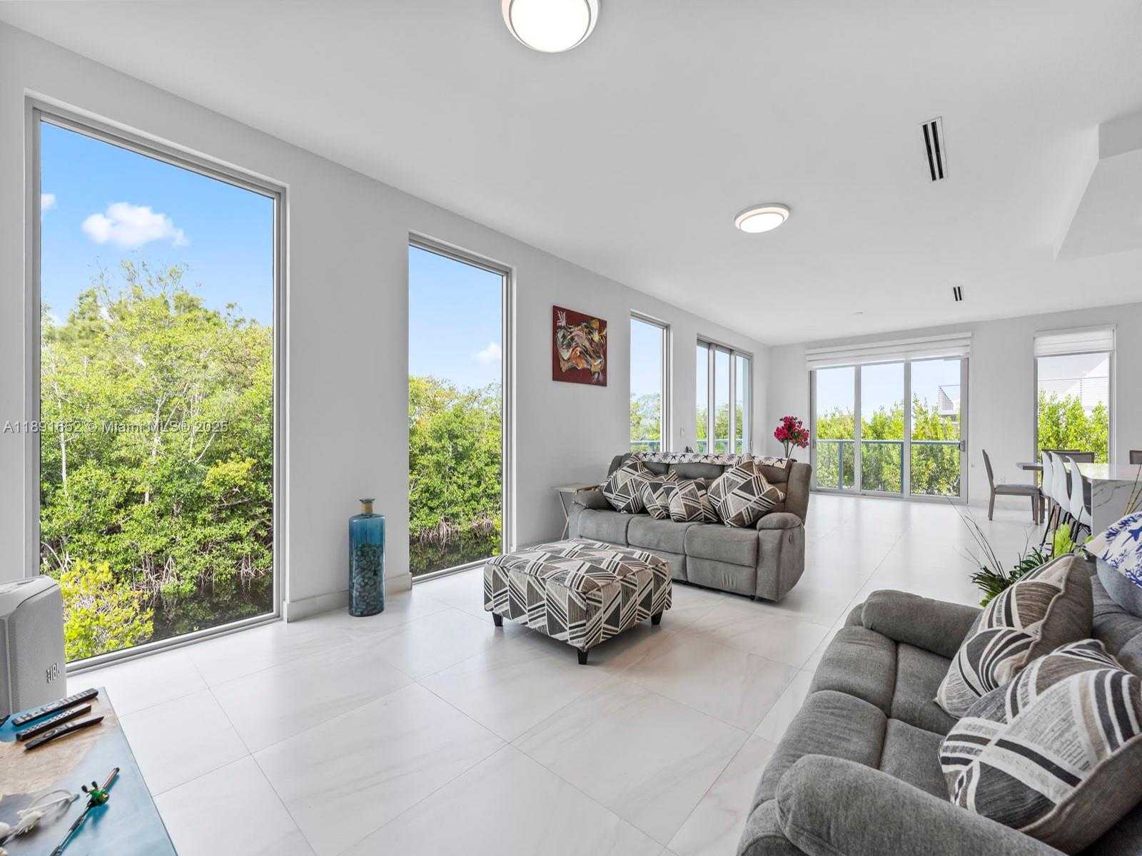 Small Image of 474 BAHIA HONDA RD, Key Largo Number 14