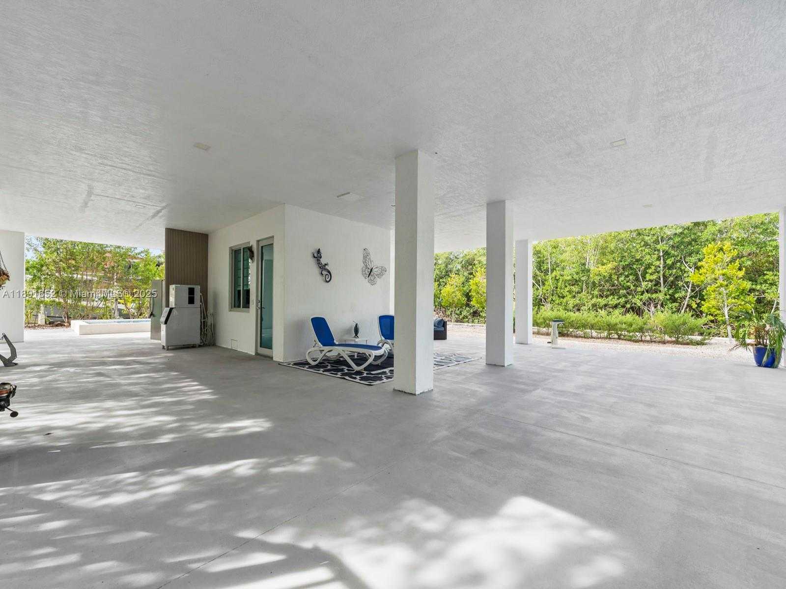 Small Image of 474 BAHIA HONDA RD, Key Largo Number 32