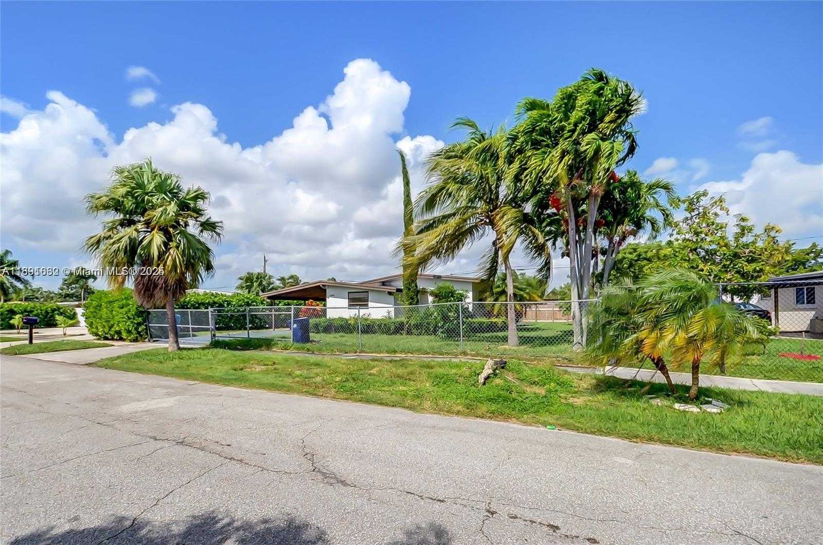 Small Image of 14465 SOUTH WEST 290TH TER, Homestead Number 13