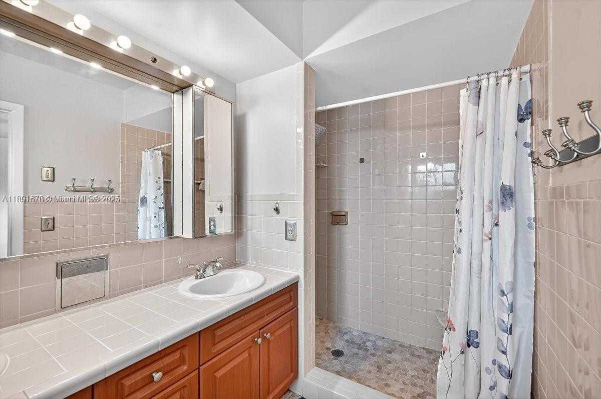 Small Image of 1621 NORTH WEST 110TH TER, Pembroke Pines Number 12