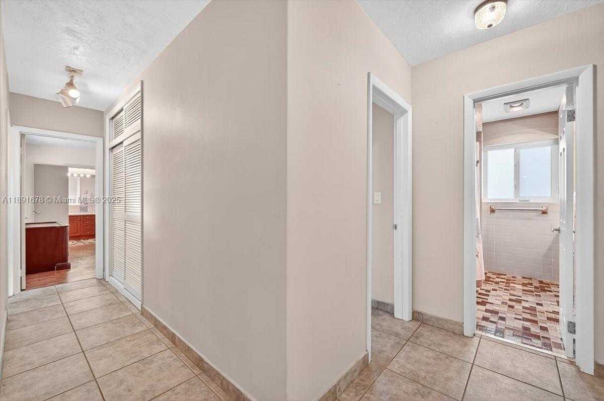 Small Image of 1621 NORTH WEST 110TH TER, Pembroke Pines Number 15
