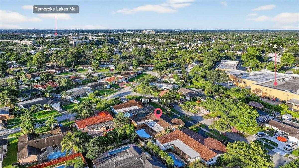 Small Image of 1621 NORTH WEST 110TH TER, Pembroke Pines Number 30