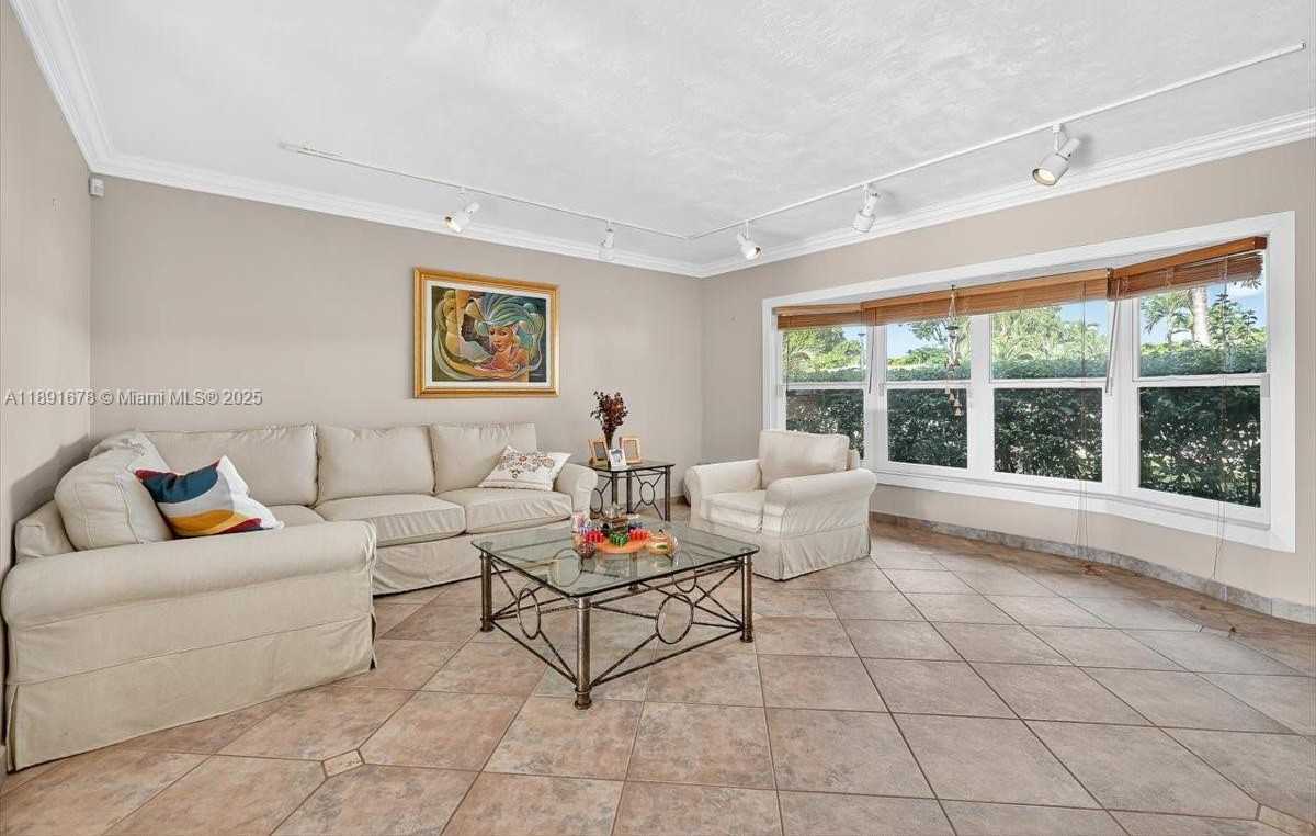 Small Image of 1621 NORTH WEST 110TH TER, Pembroke Pines Number 7