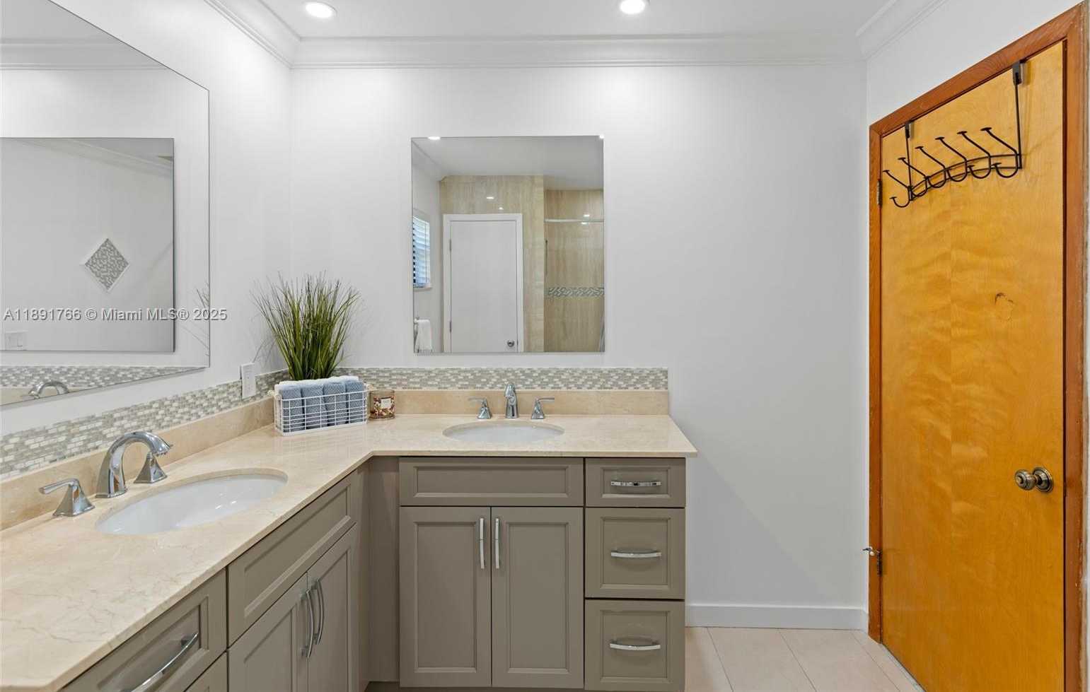 Small Image of 17320 SOUTH WEST 236TH ST, Homestead Number 34