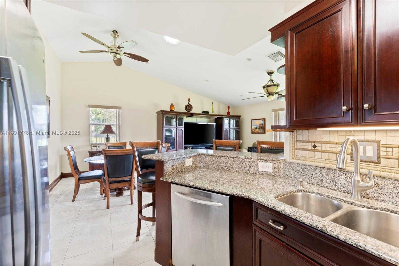 Small Image of 32295 SOUTH WEST 202ND AVE, Homestead Number 11