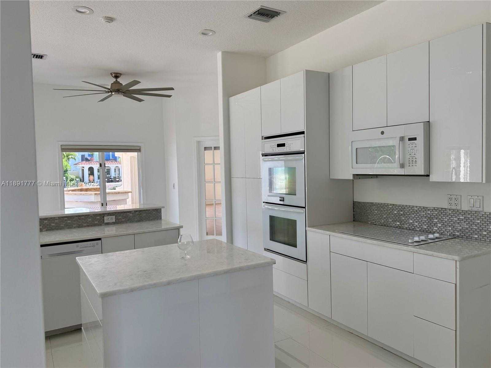 Small Image of 3030 NORTH EAST 42ND ST, Fort Lauderdale Number 18