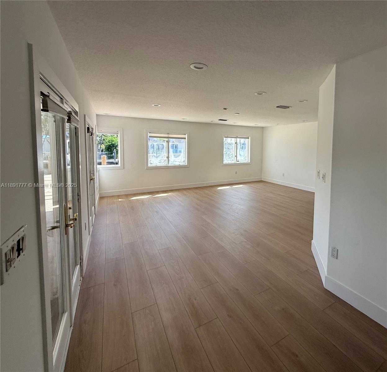 Small Image of 3030 NORTH EAST 42ND ST, Fort Lauderdale Number 19